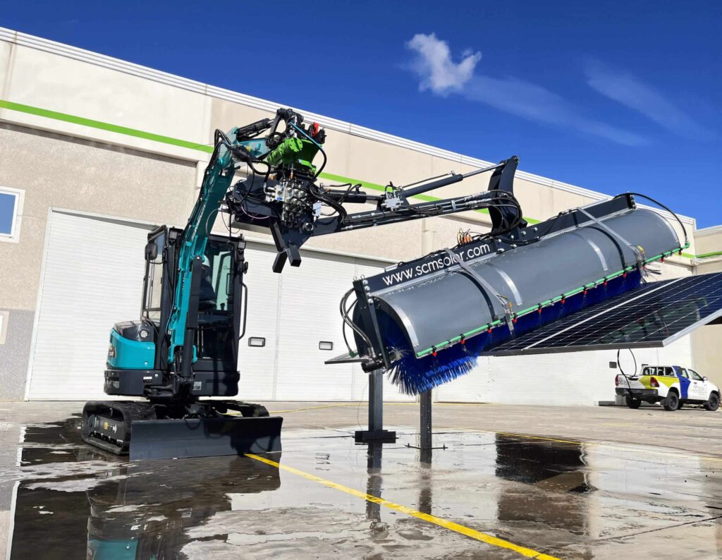 Brazo Mecánico Modelo A2 2 y 4 metros SCM para Limpieza de Paneles Solares