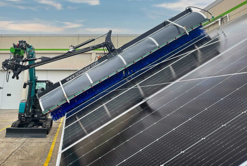 Brazo Mecánico Modelo A2 2 y 4 metros SCM para Limpieza de Paneles Solares