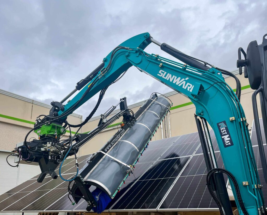 Brazo Mecánico Modelo A2 2 y 4 metros SCM para Limpieza de Paneles Solares