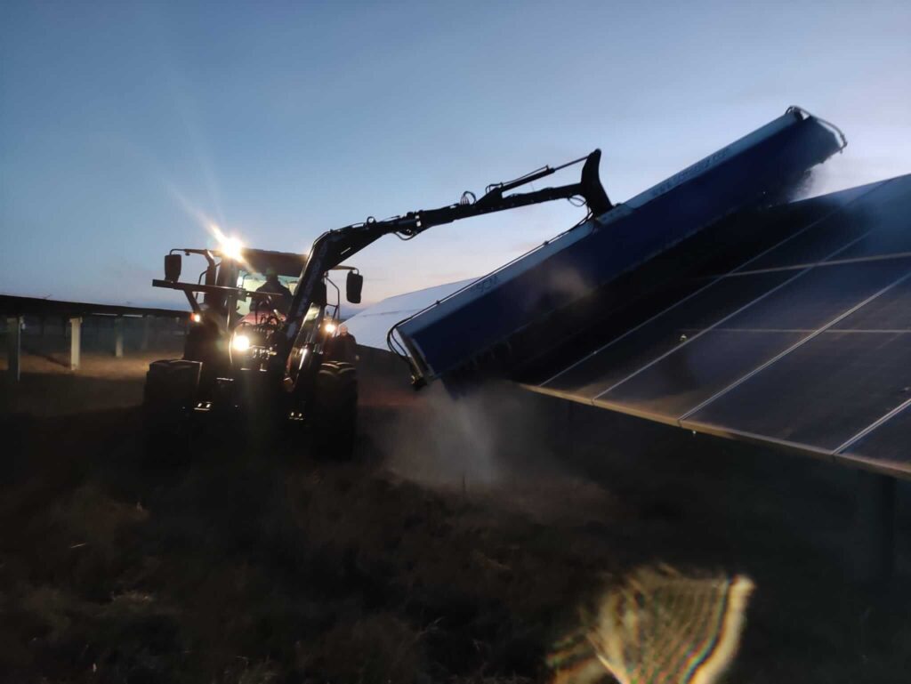Brazo D2 – Sistema Automático de Limpieza para Paneles Solares